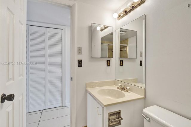 6060 S Falls Cir Dr 407, Lauderhill, FL 33319