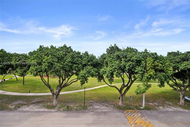 6060 S Falls Cir Dr 407, Lauderhill, FL 33319