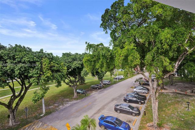 6060 S Falls Cir Dr 407, Lauderhill, FL 33319