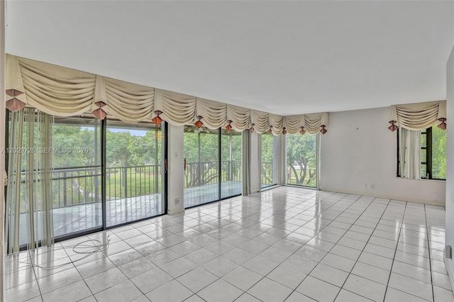 6060 S Falls Cir Dr 407, Lauderhill, FL 33319