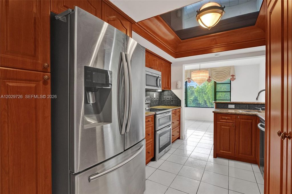 6060 S Falls Cir Dr 407, Lauderhill, FL 33319