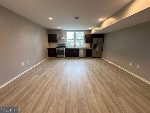 811 N FRANKLIN ST, Philadelphia, PA 19123