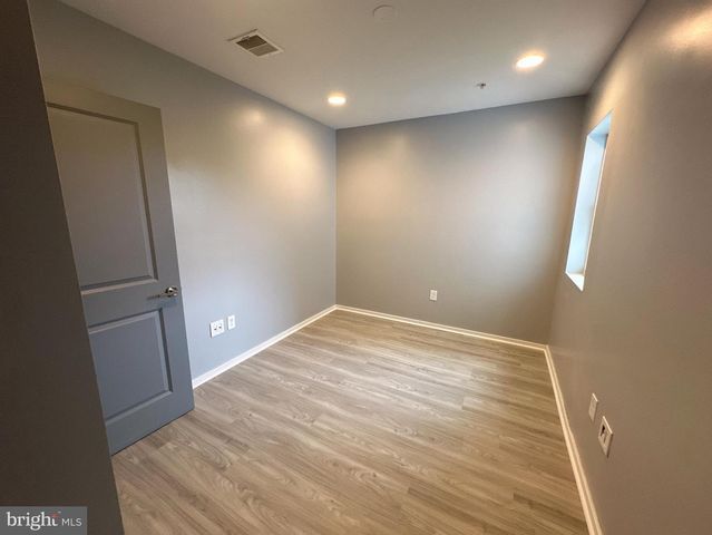 811 N FRANKLIN ST, Philadelphia, PA 19123