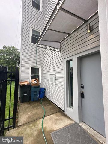 811 N FRANKLIN ST, Philadelphia, PA 19123