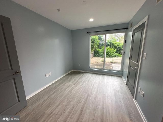 811 N FRANKLIN ST, Philadelphia, PA 19123
