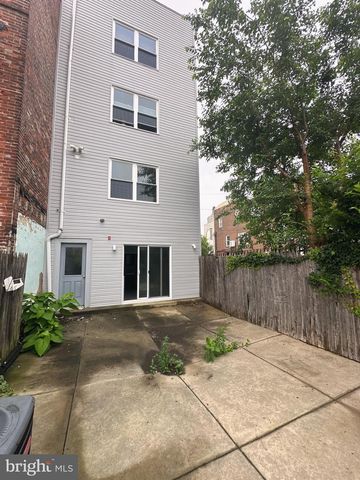811 N FRANKLIN ST, Philadelphia, PA 19123