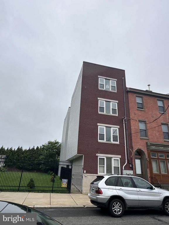 811 N FRANKLIN ST, Philadelphia, PA 19123