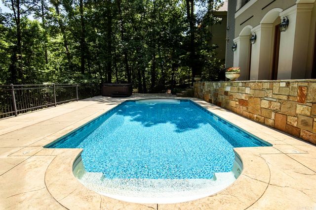 19 Ridgeview Drive, Little Rock, AR 72227