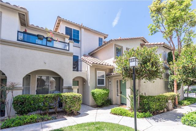 1905 Crescent Oak, Irvine, CA 92618