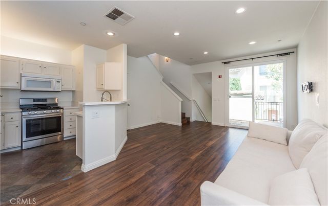 1905 Crescent Oak, Irvine, CA 92618