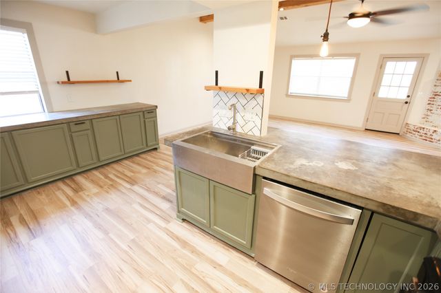 104 W Boston Street, Broken Arrow, OK 74012