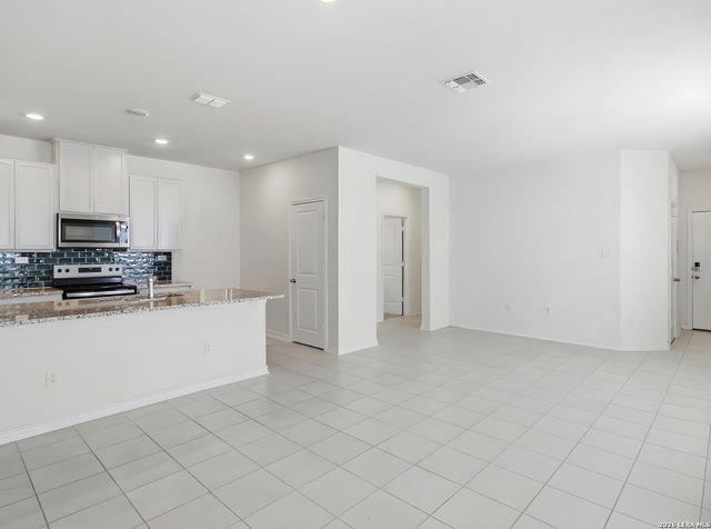 4731 PLAZA CTR, San Antonio, TX 78222