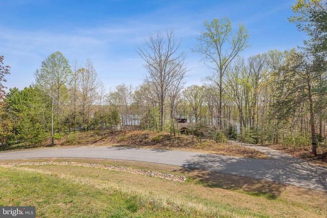 109 WHITE OAK DR, Mineral, VA 23117
