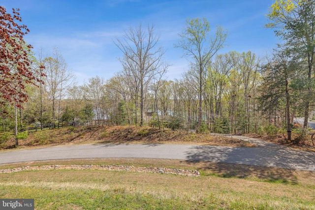 109 WHITE OAK DR, Mineral, VA 23117