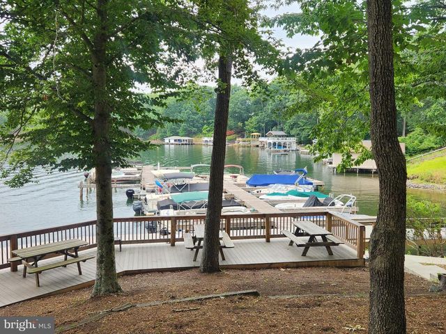109 WHITE OAK DR, Mineral, VA 23117