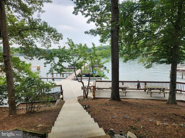 109 WHITE OAK DR, Mineral, VA 23117