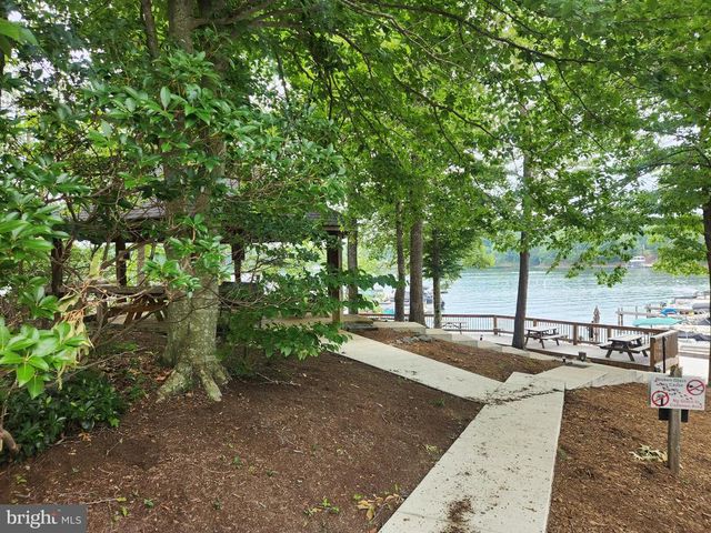 109 WHITE OAK DR, Mineral, VA 23117