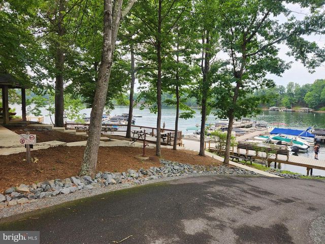 109 WHITE OAK DR, Mineral, VA 23117