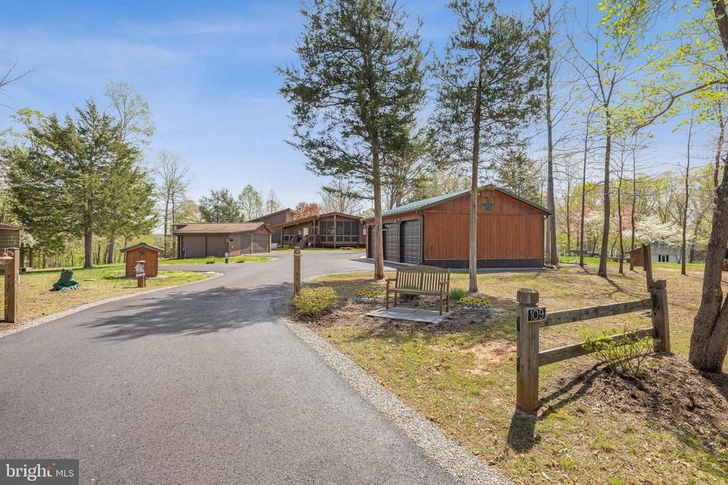 109 WHITE OAK DR, Mineral, VA 23117