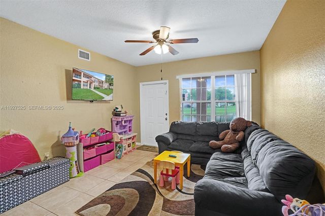 2409 Belmont Ln 2409, North Lauderdale, FL 33068