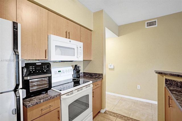 2409 Belmont Ln 2409, North Lauderdale, FL 33068