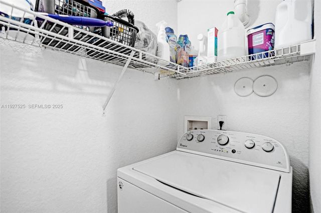 2409 Belmont Ln 2409, North Lauderdale, FL 33068