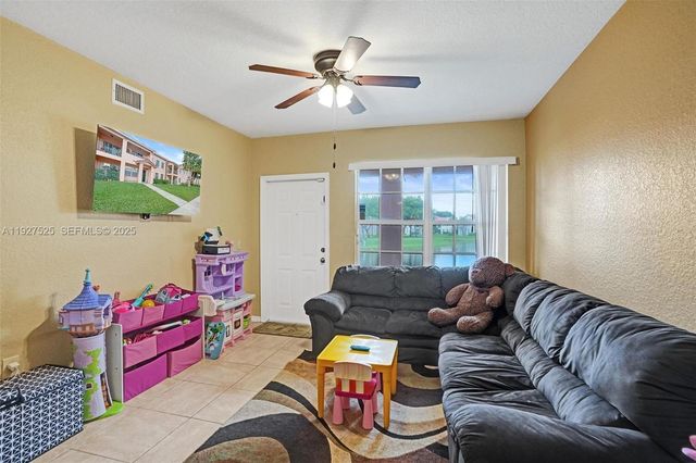 2409 Belmont Ln 2409, North Lauderdale, FL 33068