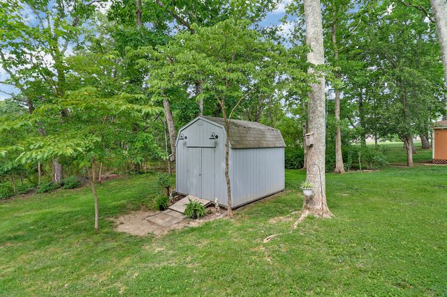 29 Sugarbush Ln, Crossville, TN 38558