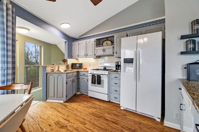 29 Sugarbush Ln, Crossville, TN 38558