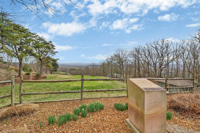 29 Sugarbush Ln, Crossville, TN 38558
