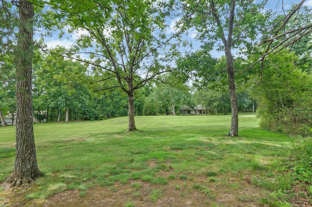 29 Sugarbush Ln, Crossville, TN 38558