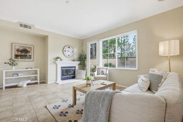 40 Bolinas 5, Irvine, CA 92602