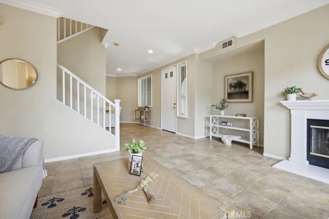 40 Bolinas 5, Irvine, CA 92602