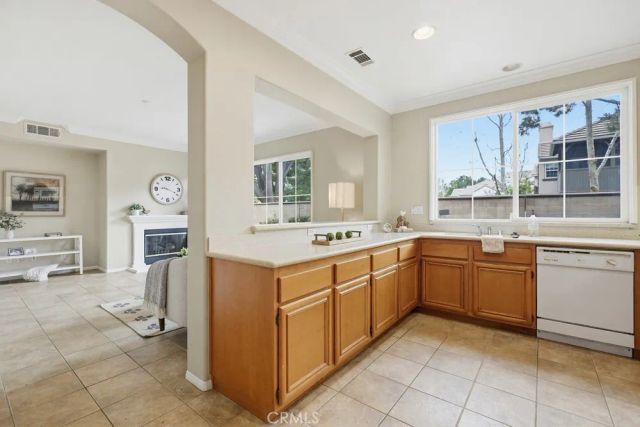 40 Bolinas 5, Irvine, CA 92602
