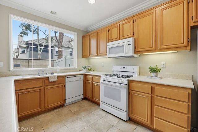 40 Bolinas 5, Irvine, CA 92602