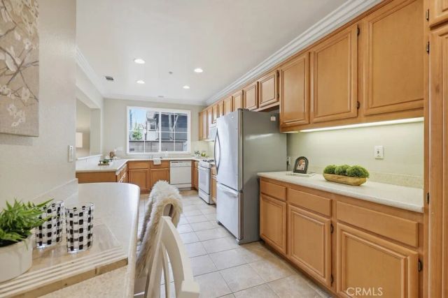 40 Bolinas 5, Irvine, CA 92602