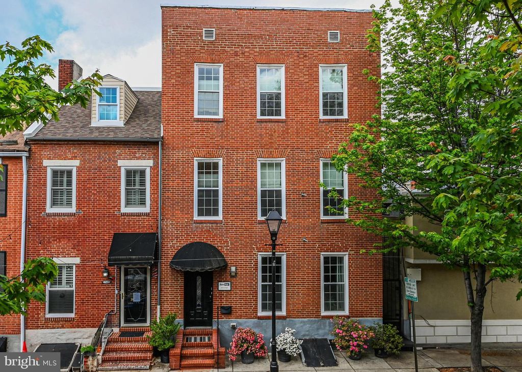 210 S HIGH ST, Baltimore, MD 21202