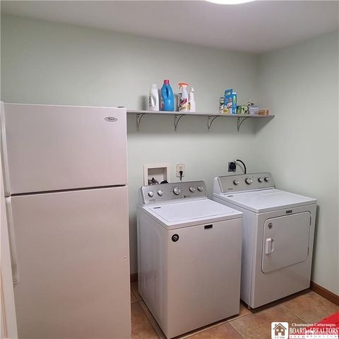 384 Flickerwood Road, Kane Boro, PA 16735