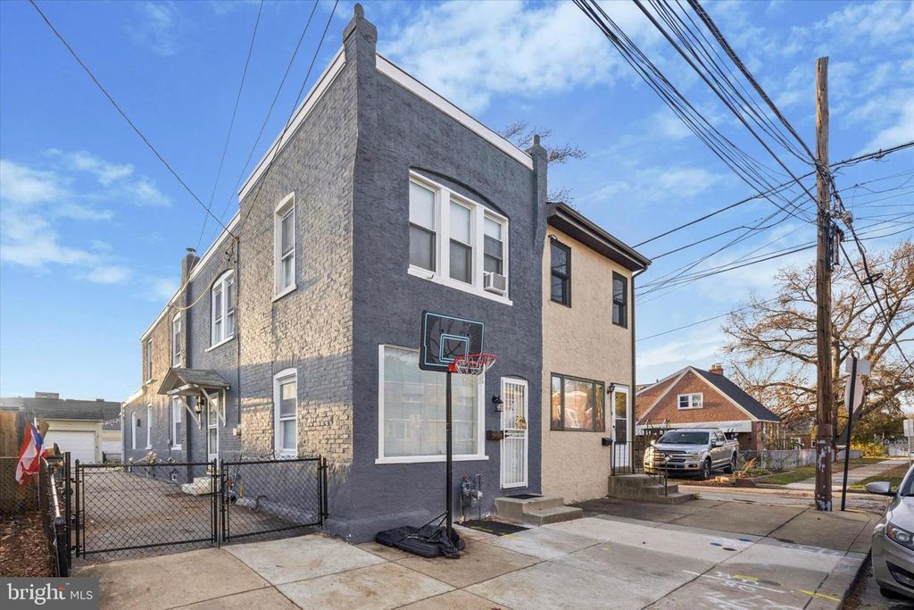 1212 LEIPER ST, Crum Lynne, PA 19022