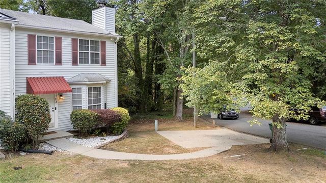 1104 Huntington SE Trace, Smyrna, GA 30082