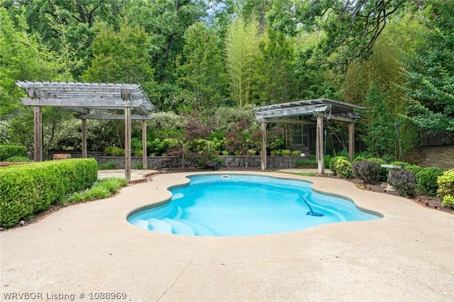 2948 Cliff Drive, Fort Smith, AR 72901