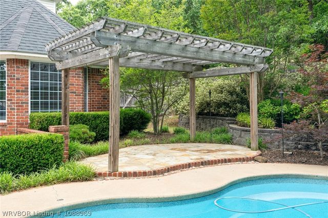 2948 Cliff Drive, Fort Smith, AR 72901