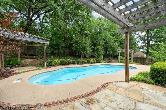 2948 Cliff Drive, Fort Smith, AR 72901