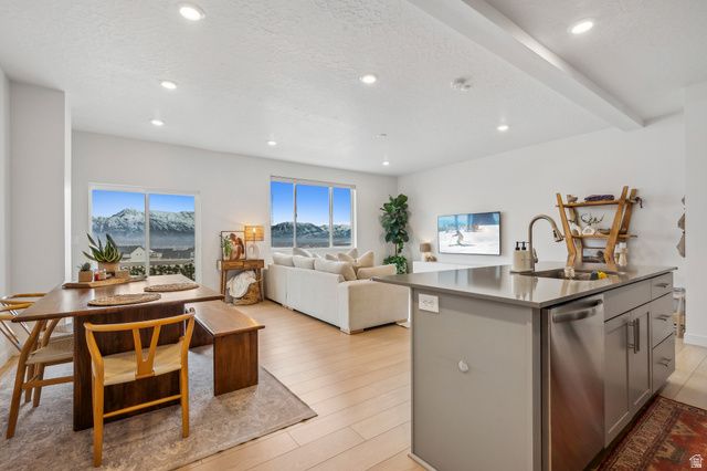 2014 N RED YEARLING DR, Saratoga Springs, UT 84045