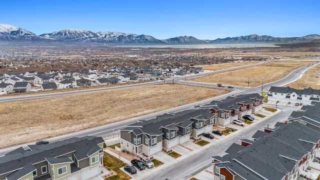 2014 N RED YEARLING DR, Saratoga Springs, UT 84045