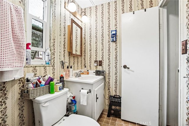 7101 Rosecrans Ave, Paramount, CA 90723