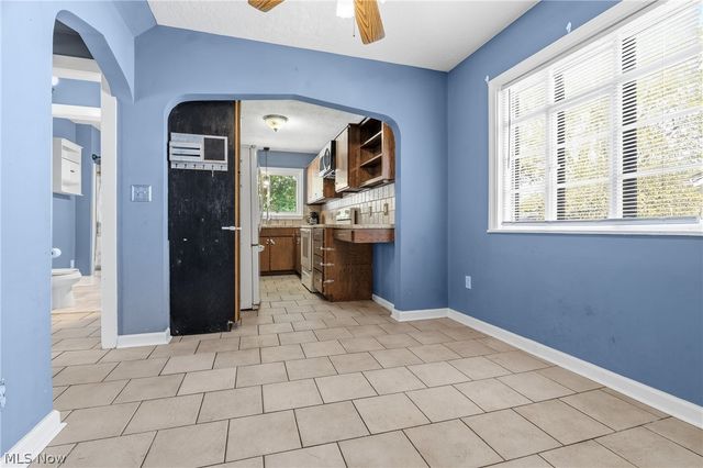 1932 7th Street, Cuyahoga Falls, OH 44221