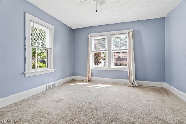 1932 7th Street, Cuyahoga Falls, OH 44221