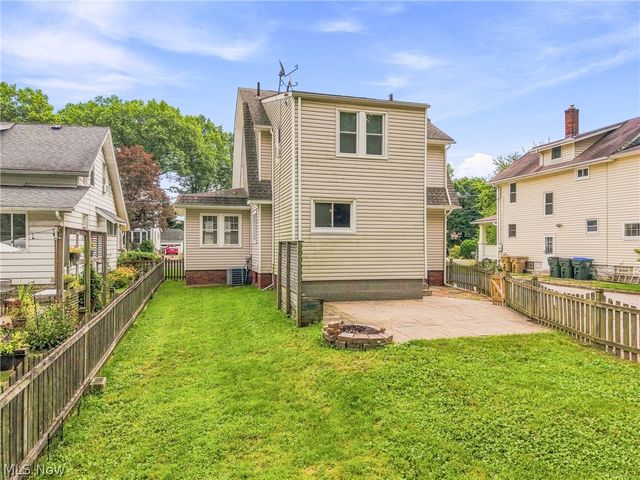 1932 7th Street, Cuyahoga Falls, OH 44221