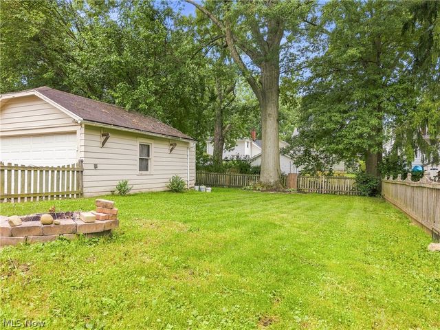 1932 7th Street, Cuyahoga Falls, OH 44221